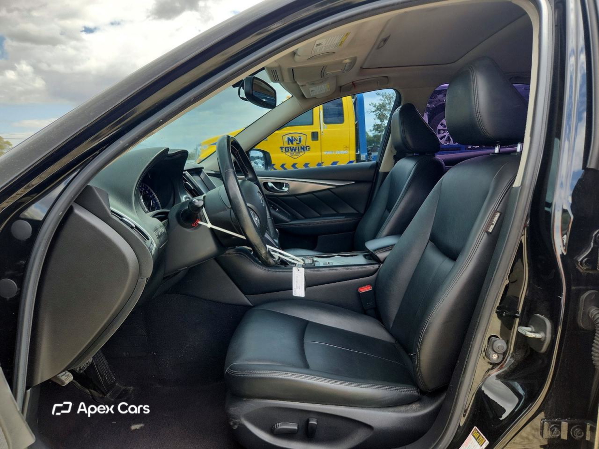 Infiniti Q50 2015