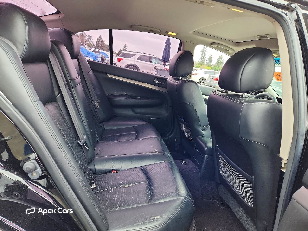 Infiniti G 2011