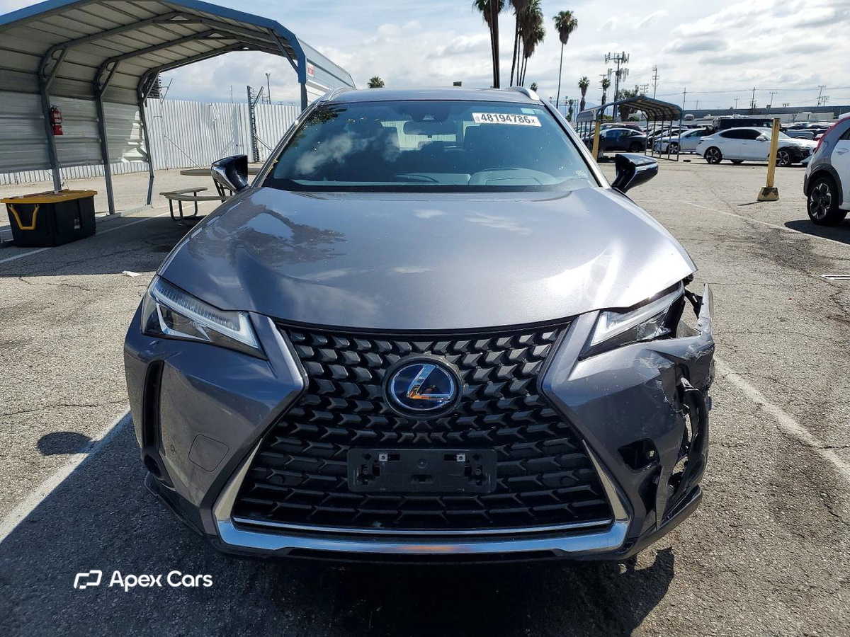Lexus UX 2021