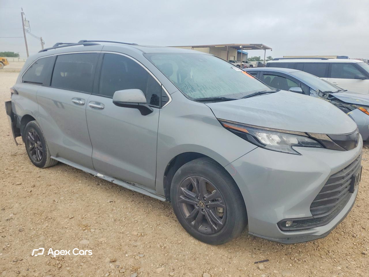 Toyota Sienna 2024