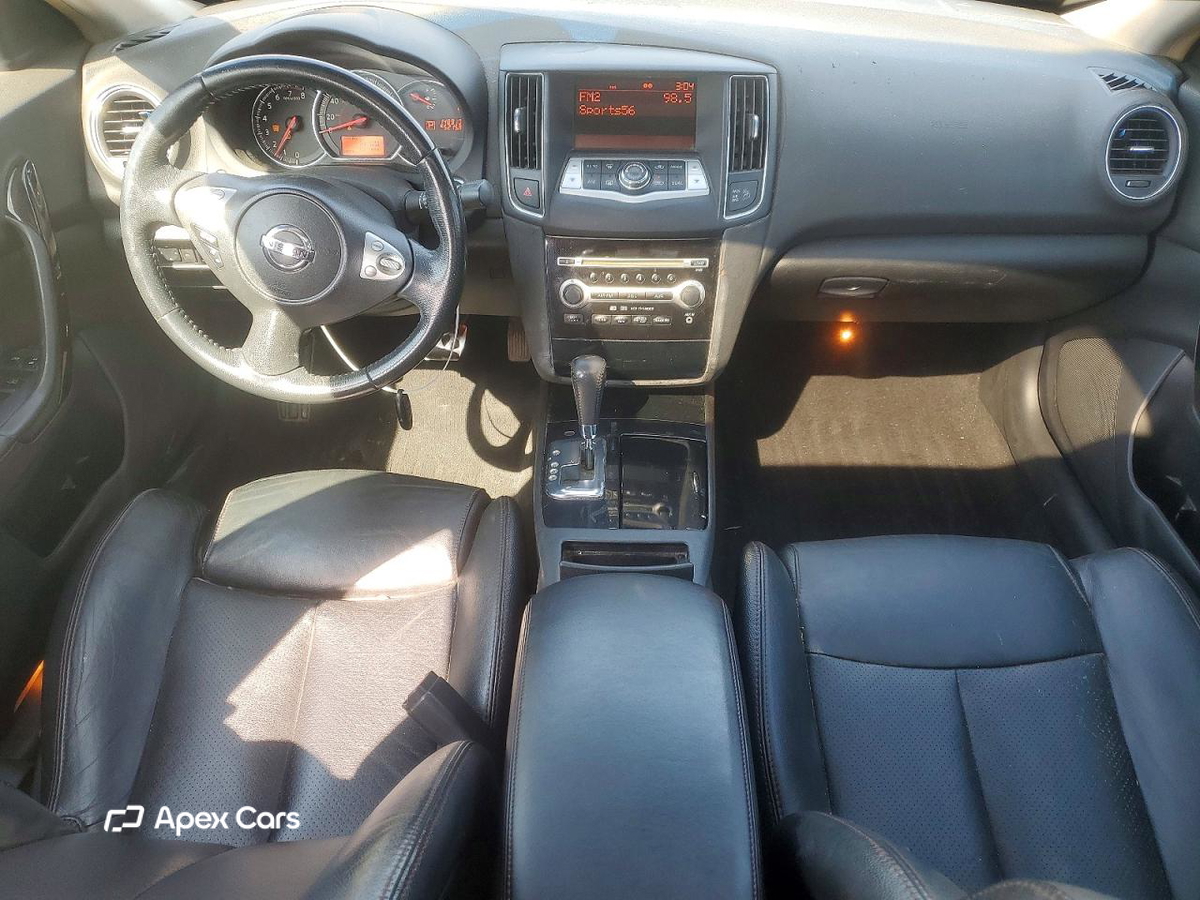 Nissan Maxima 2010