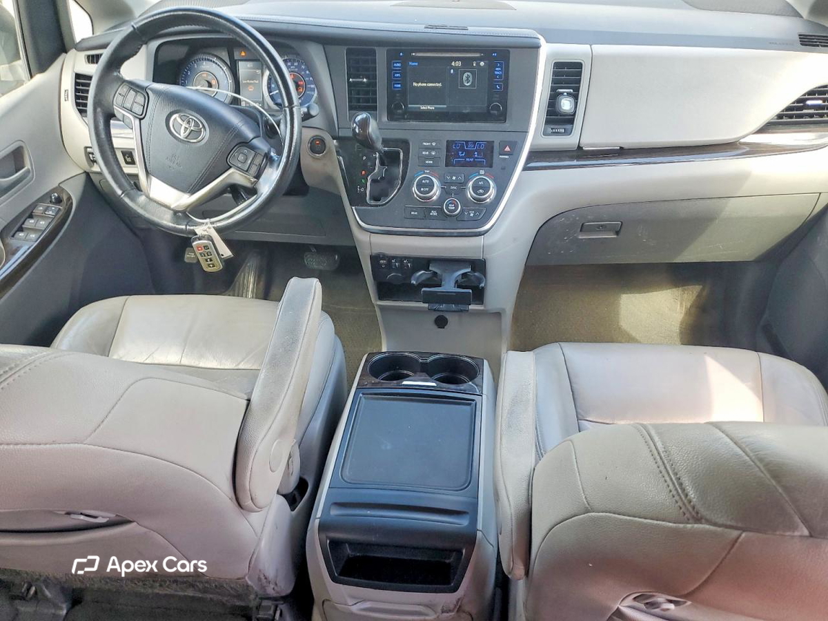 Toyota Sienna 2015