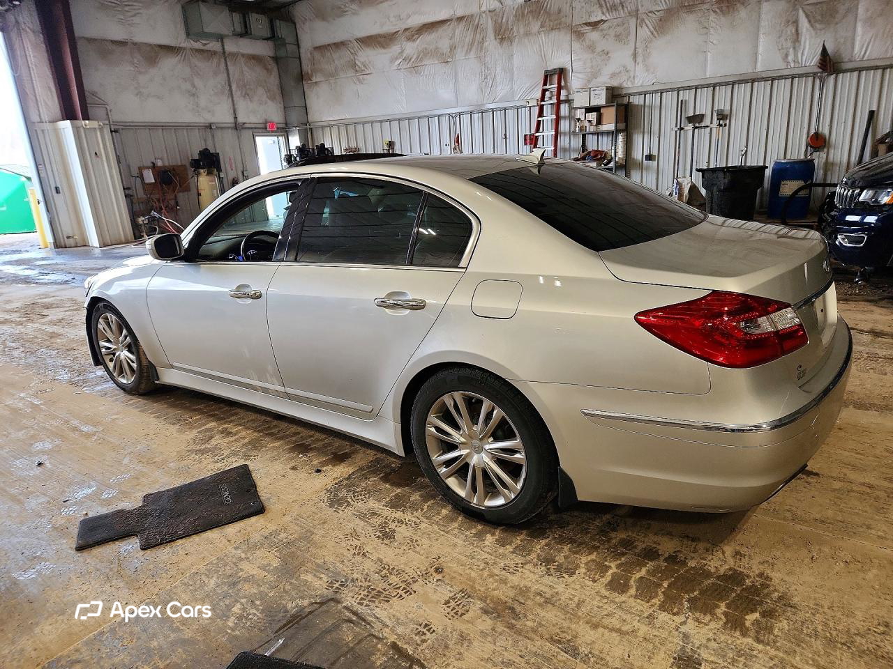 Hyundai Genesis 2013
