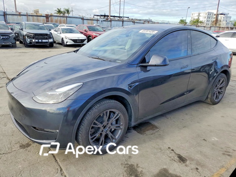 Tesla Model Y 2025 - Image 1 of 13