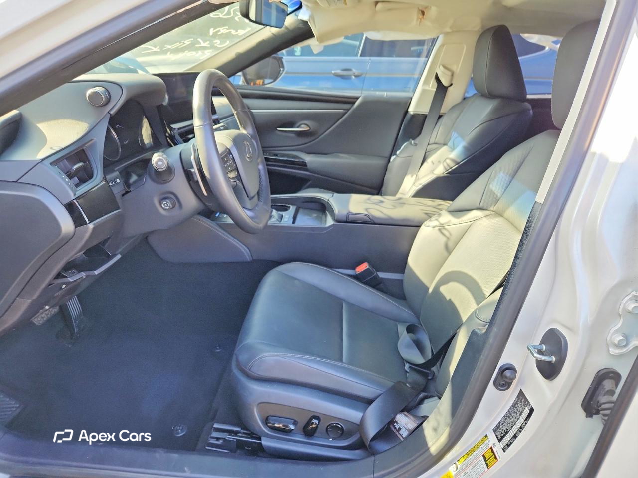 Lexus ES 2024