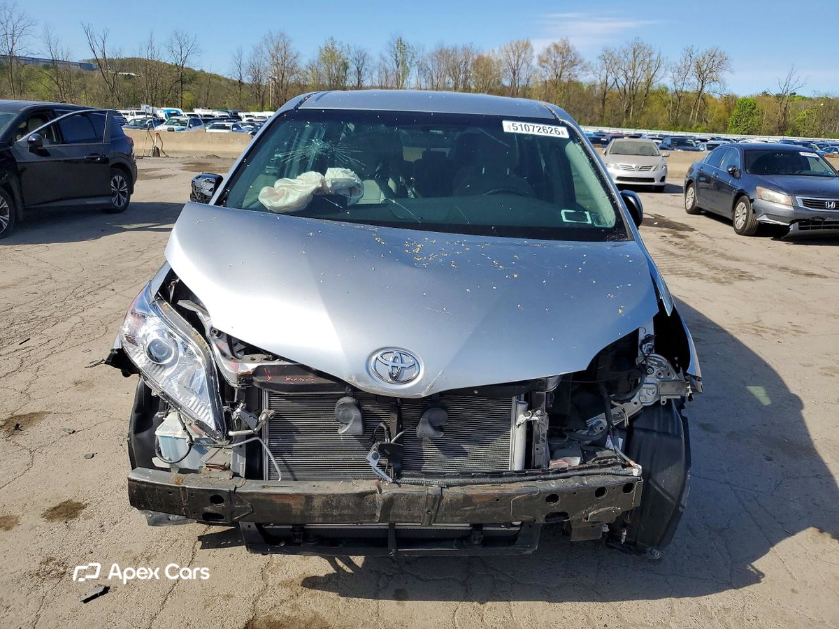 Toyota Sienna 2015