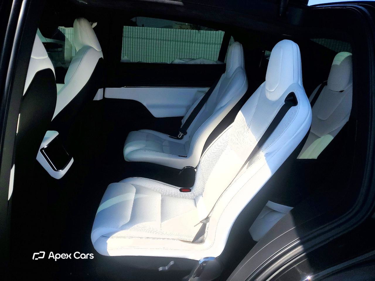 Tesla Model X 2025