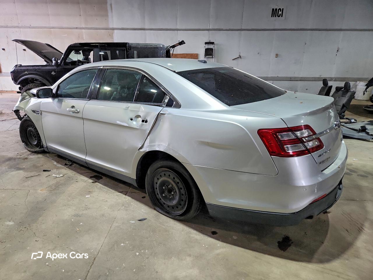 Ford Taurus 2016