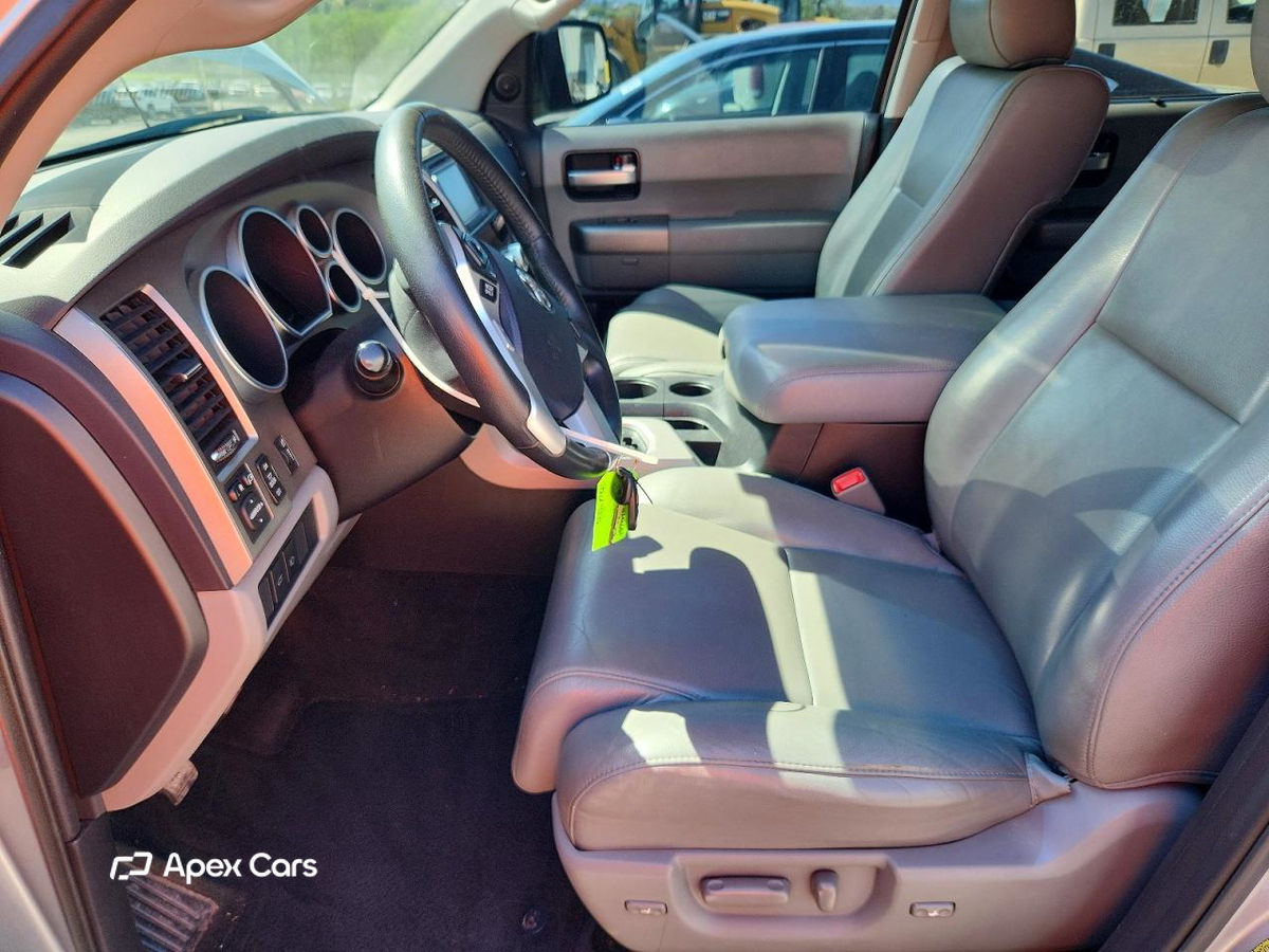 Toyota Sequoia 2015