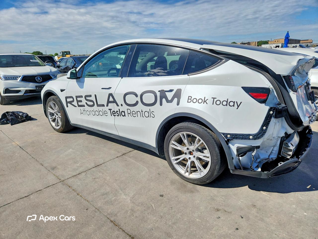 Tesla Model Y 2024