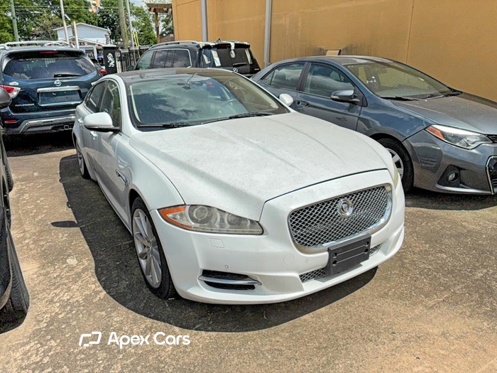 2013 Jaguar XJ - Image 1 of 5