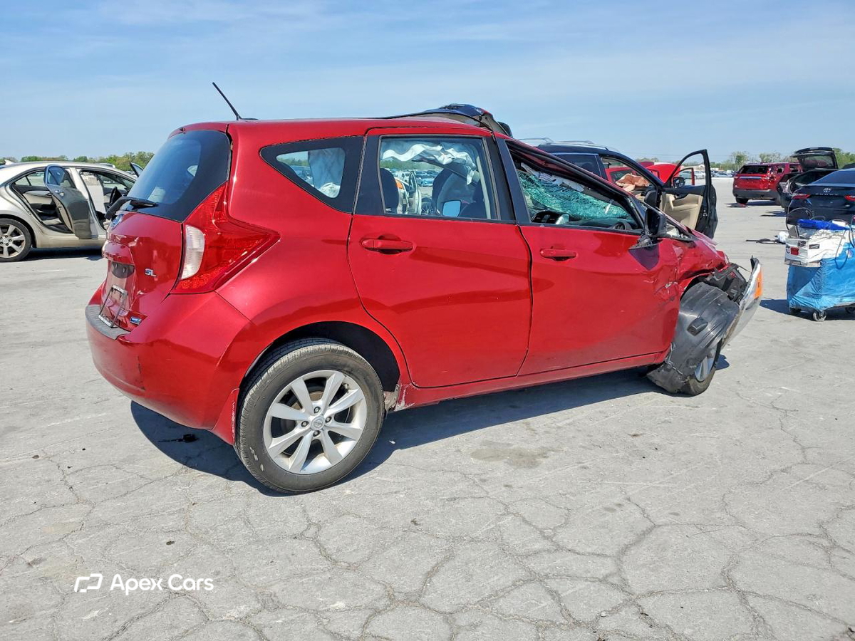 Nissan Versa 2015