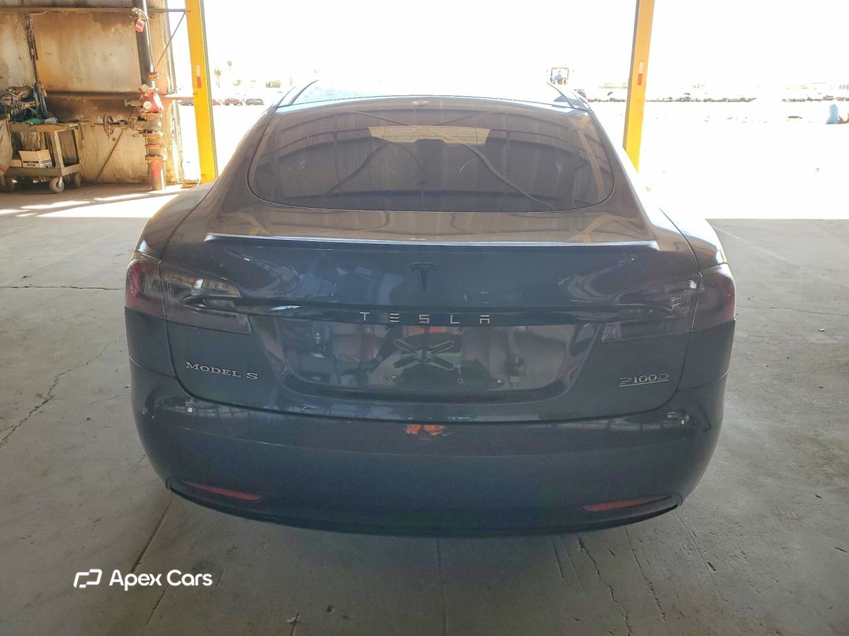 Tesla Model S 2016