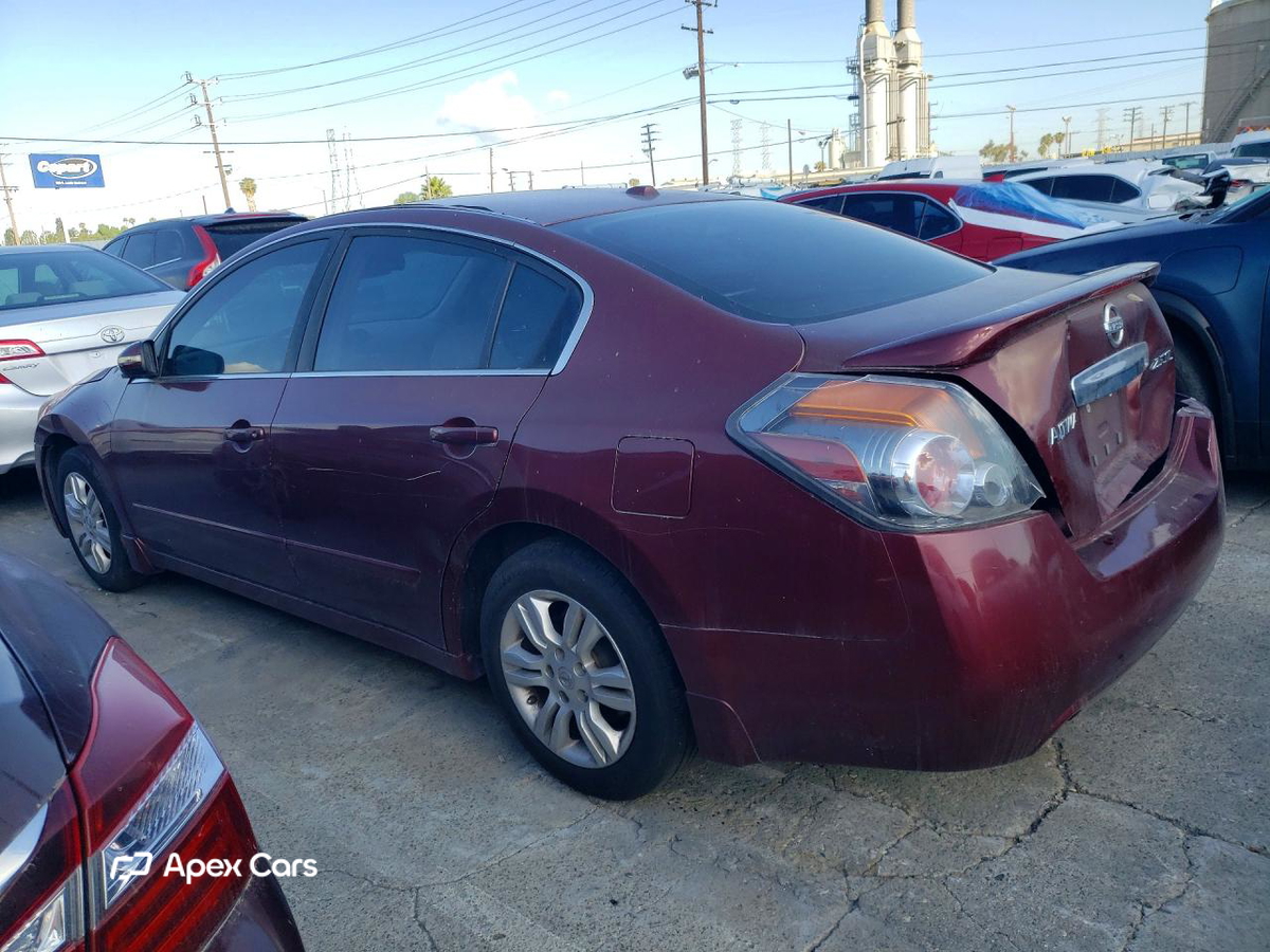 Nissan Altima 2010