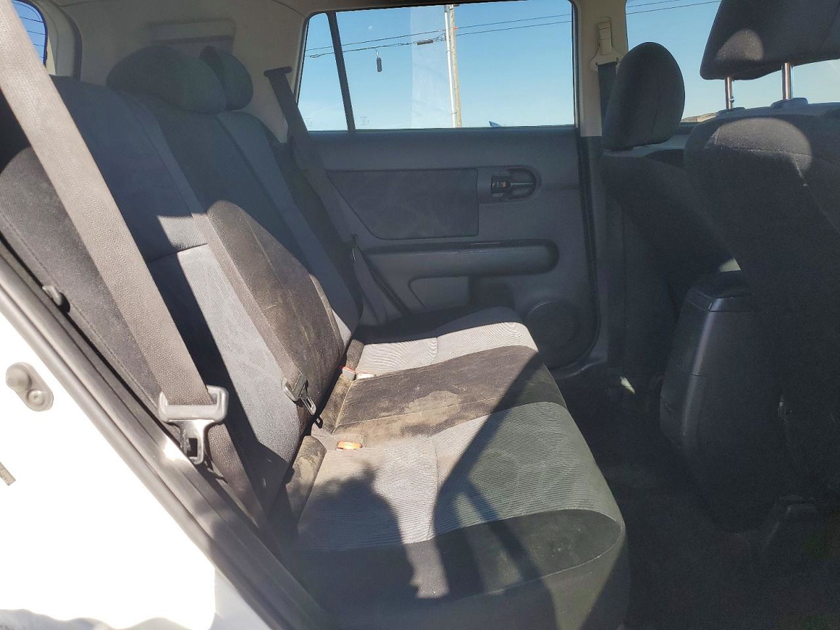 Scion xB 2012