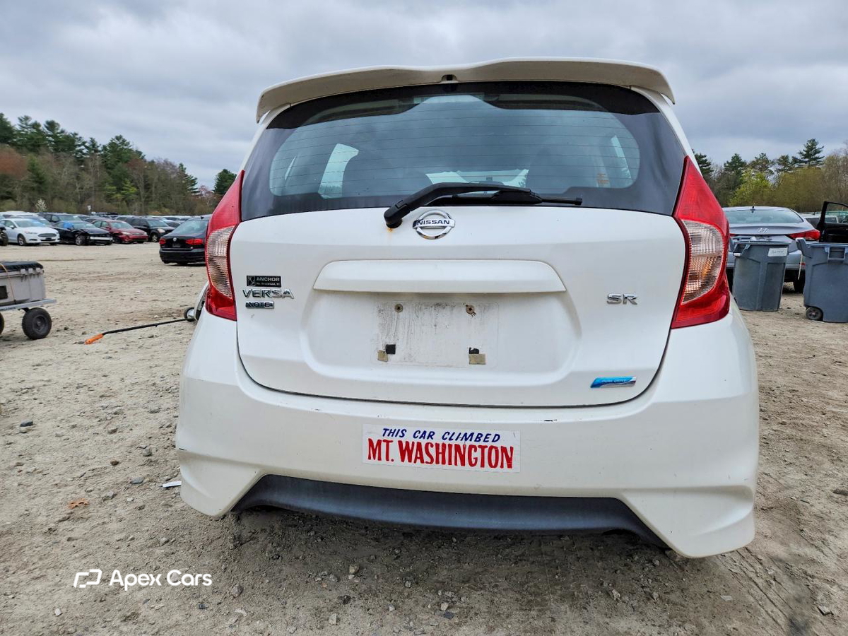 Nissan Versa 2015