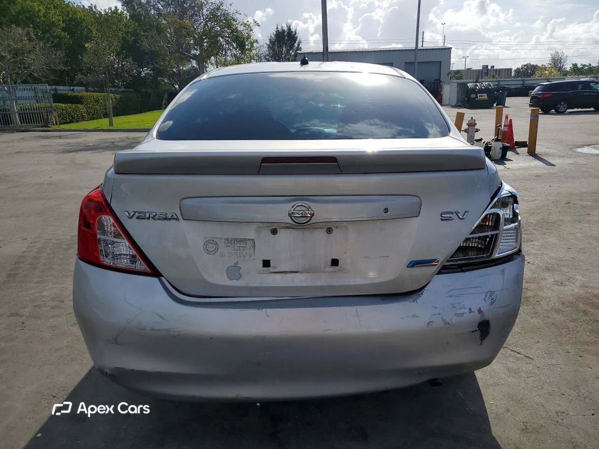 Nissan Versa 2013
