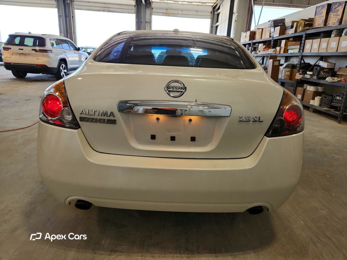 Nissan Altima 2011