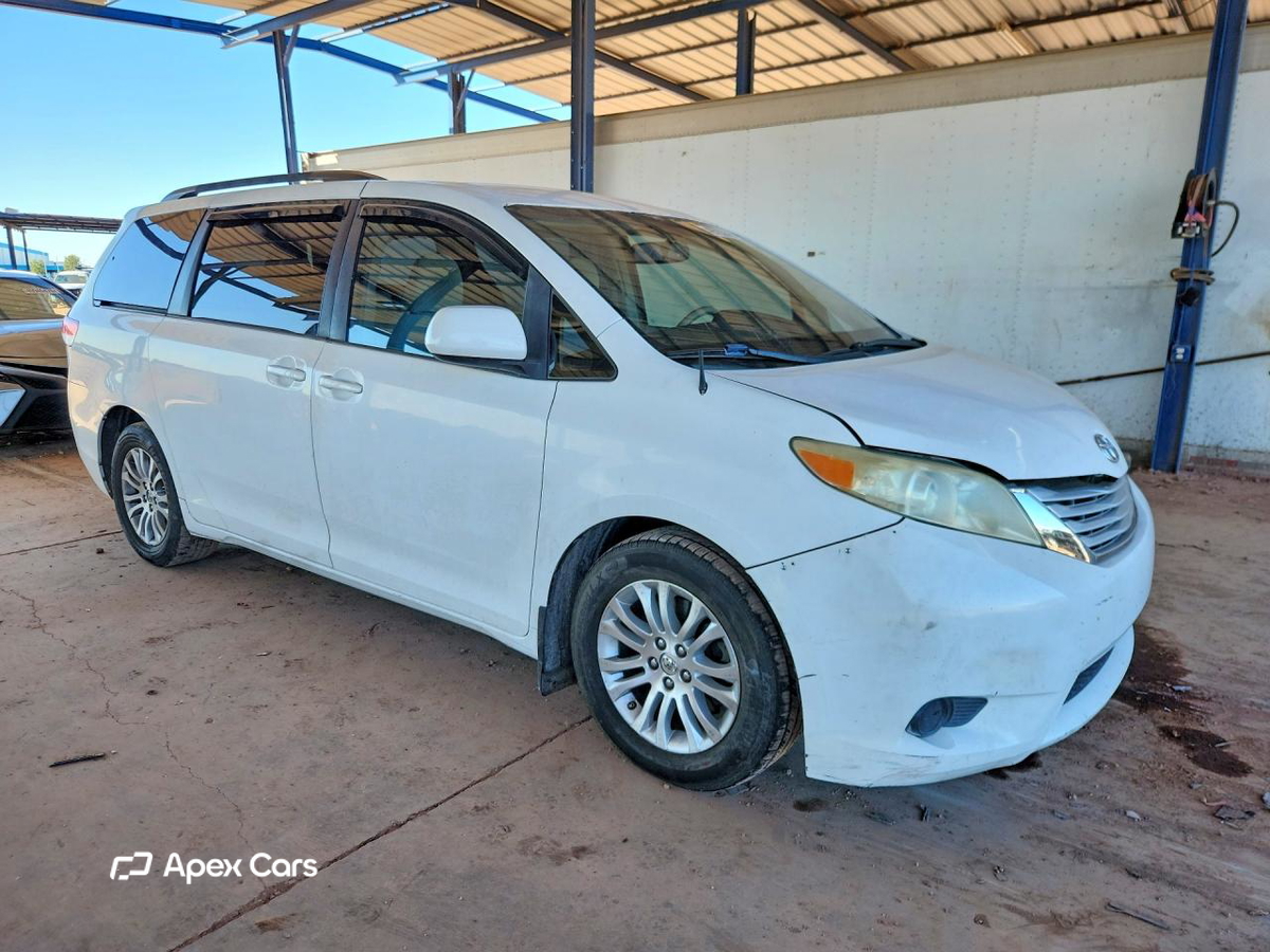 Toyota Sienna 2011