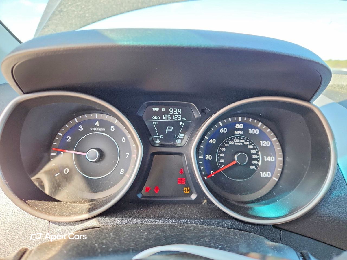 Hyundai Elantra 2011