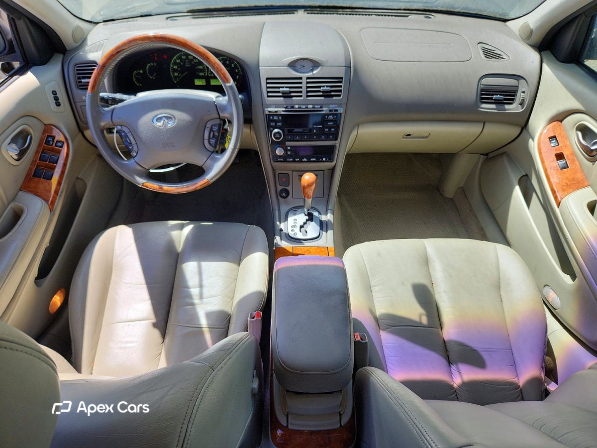 Infiniti I 2002