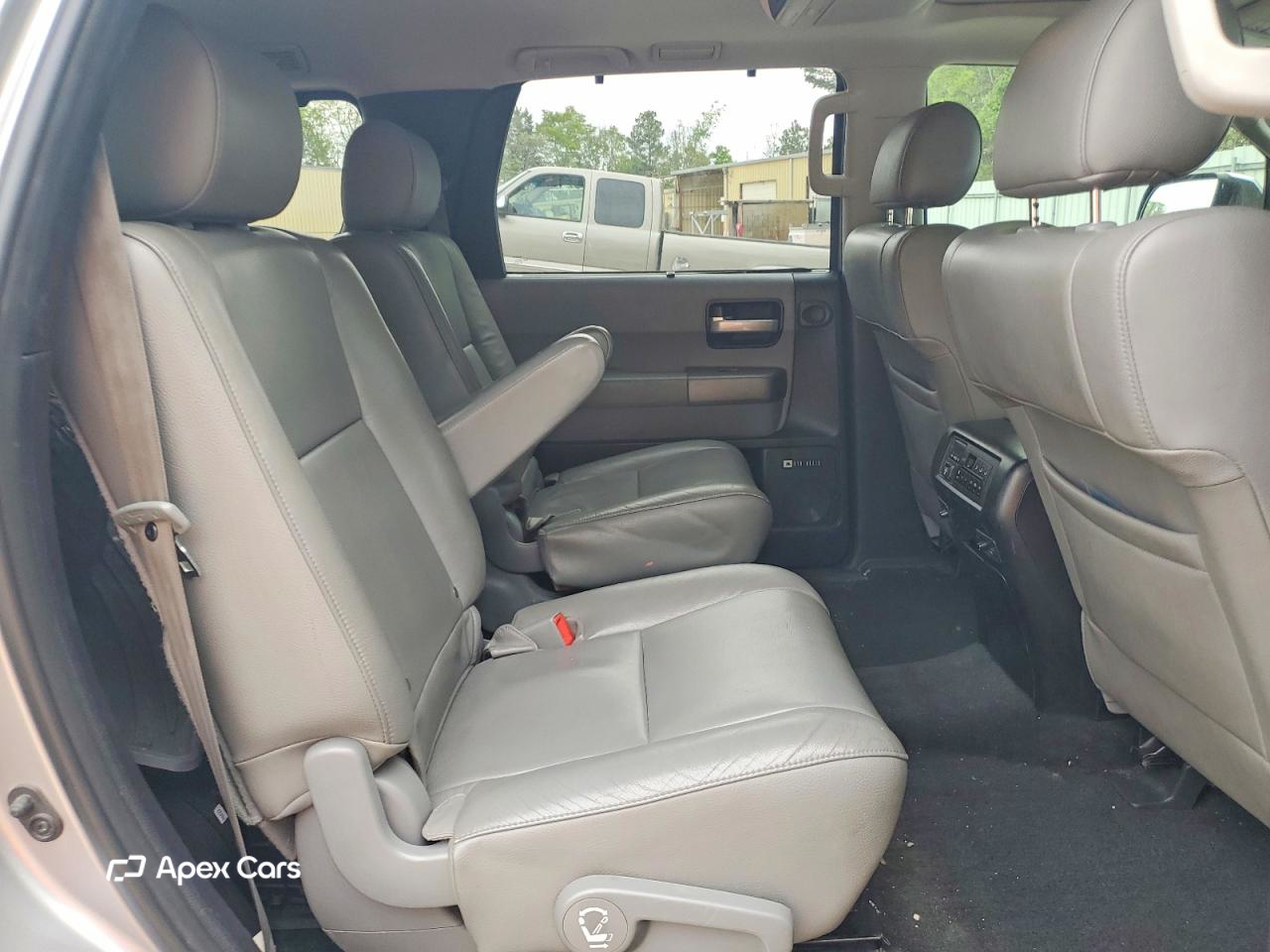 Toyota Sequoia 2014