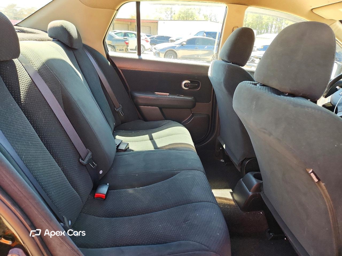 Nissan Versa 2011