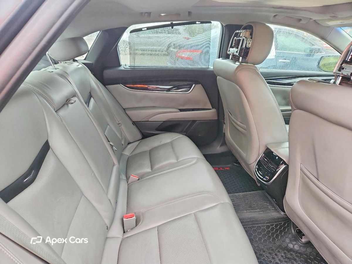 Cadillac XTS 2013