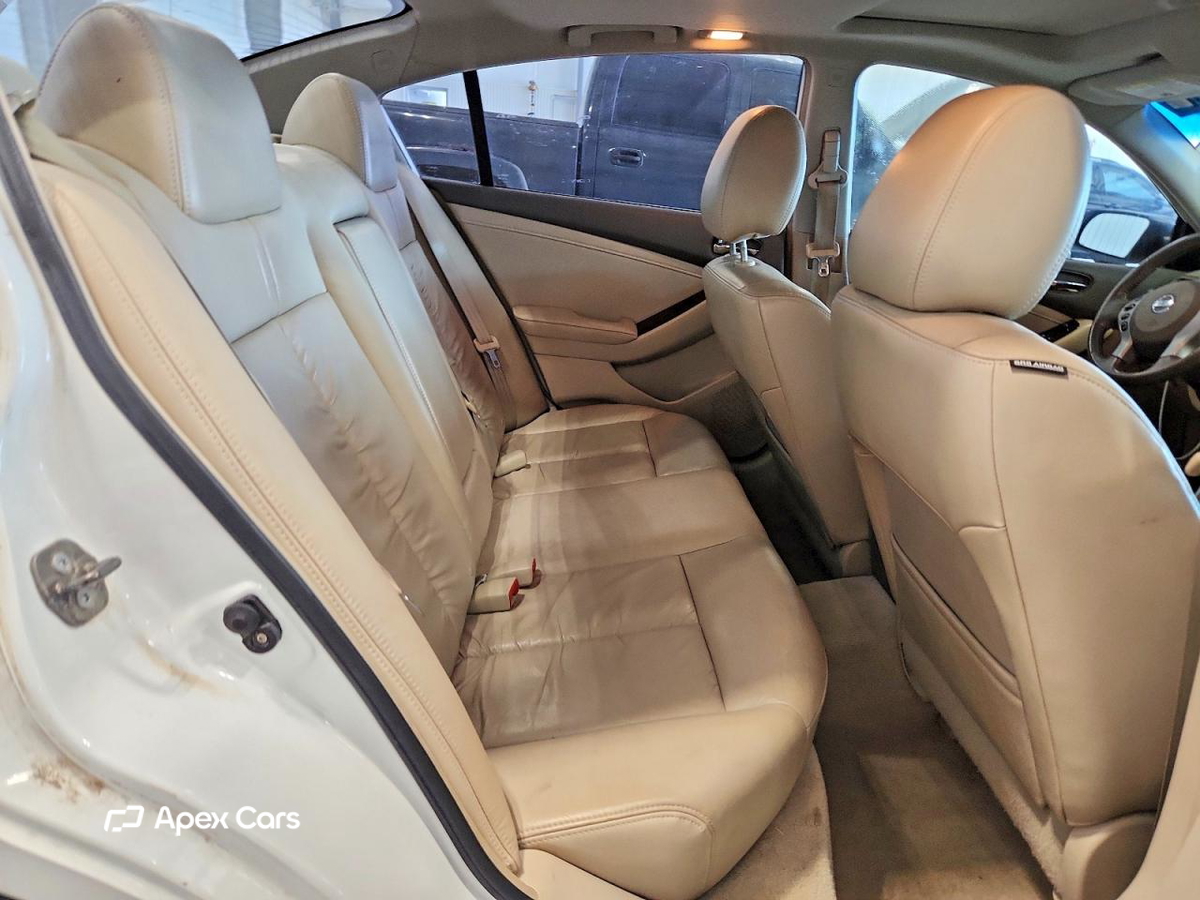 Nissan Altima 2011