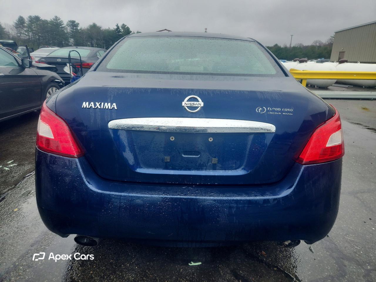 Nissan Maxima 2010