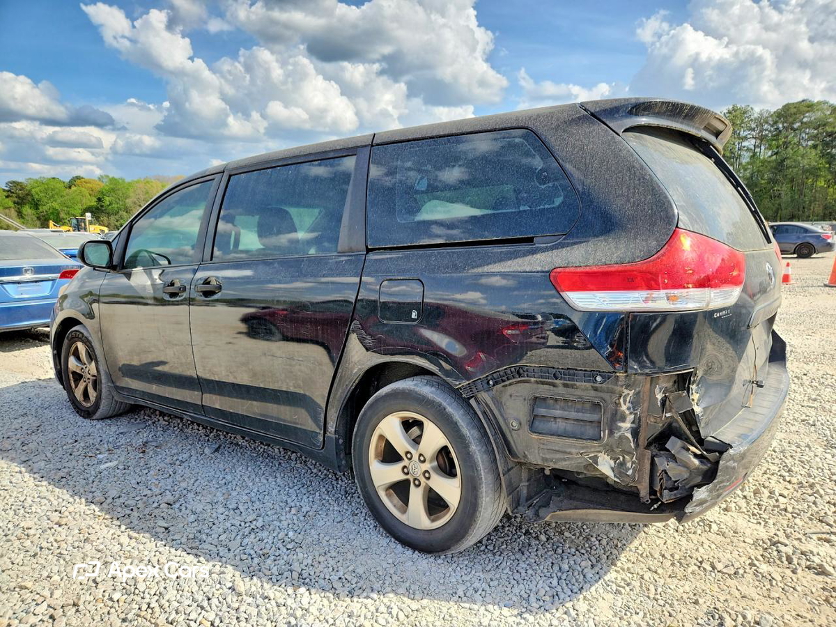 Toyota Sienna 2011