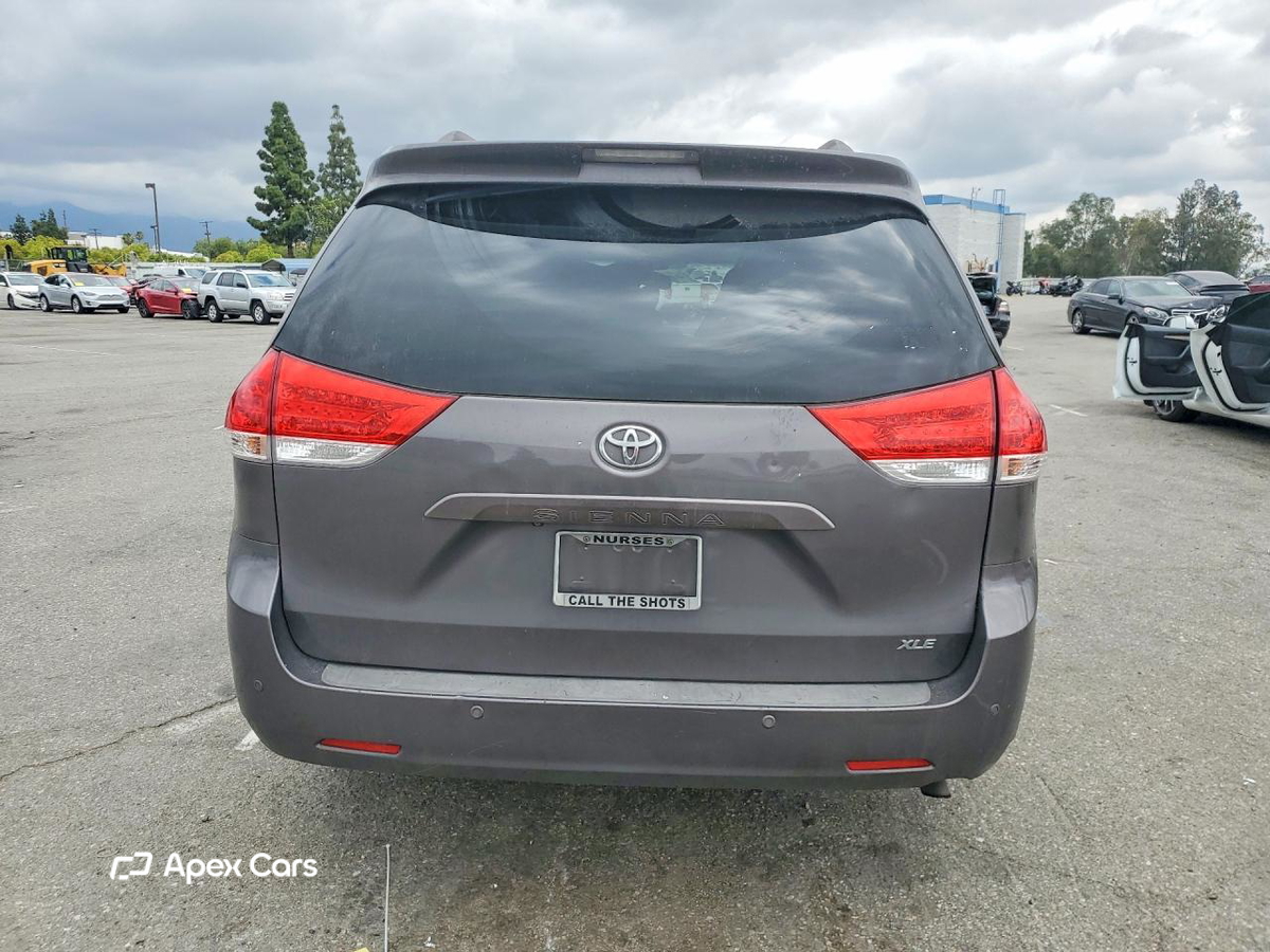 Toyota Sienna 2014