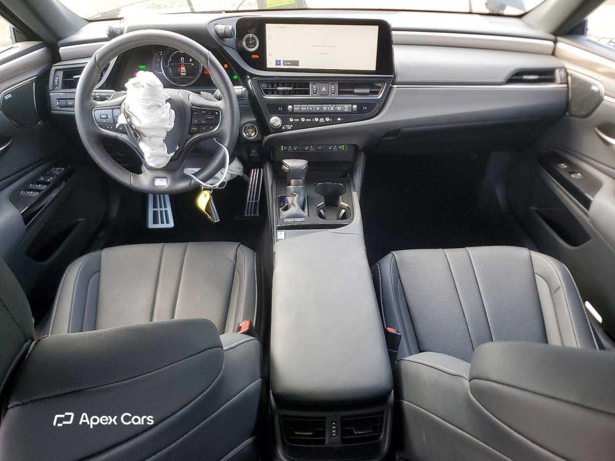 Lexus ES 2024