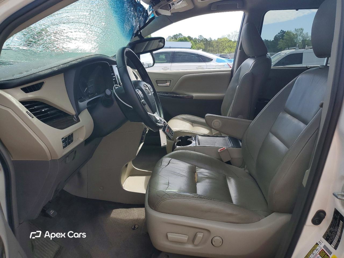 Toyota Sienna 2016