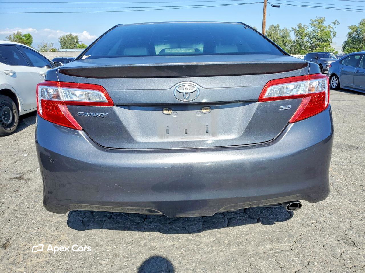 Toyota Camry 2012