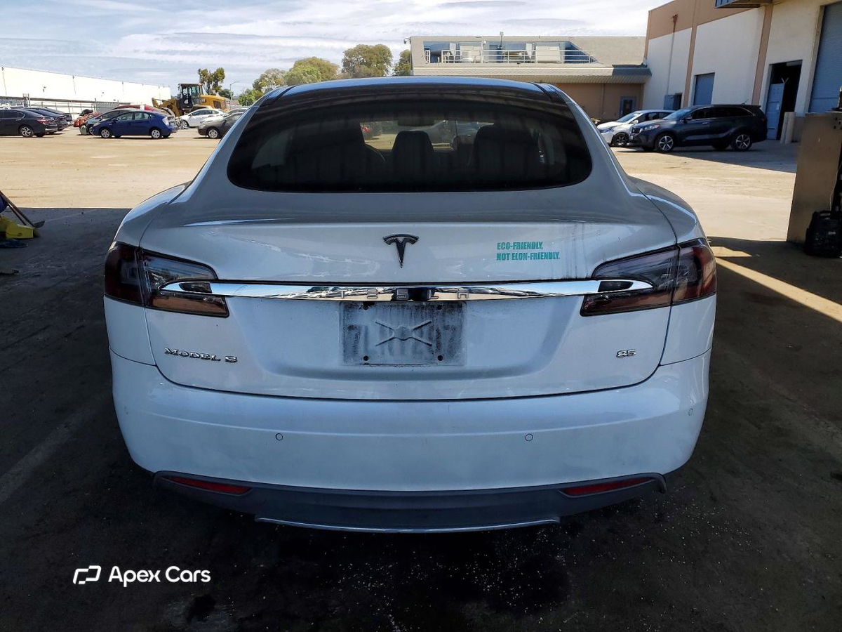 Tesla Model S 2015