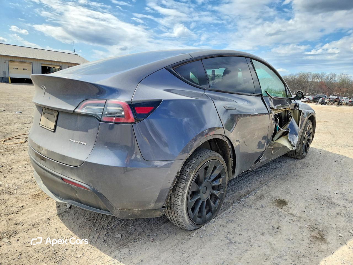 Tesla Model Y 2022