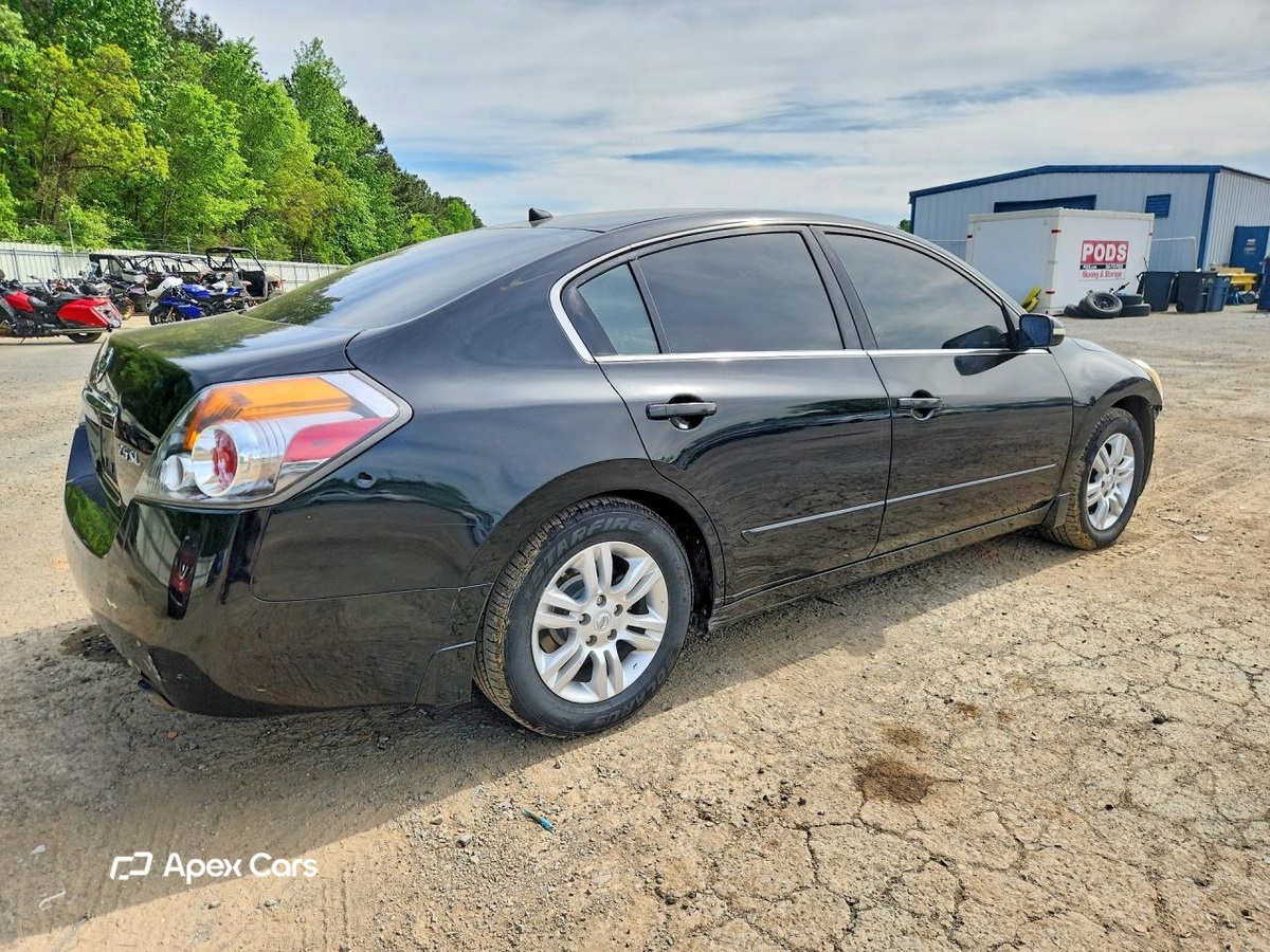 Nissan Altima 2012