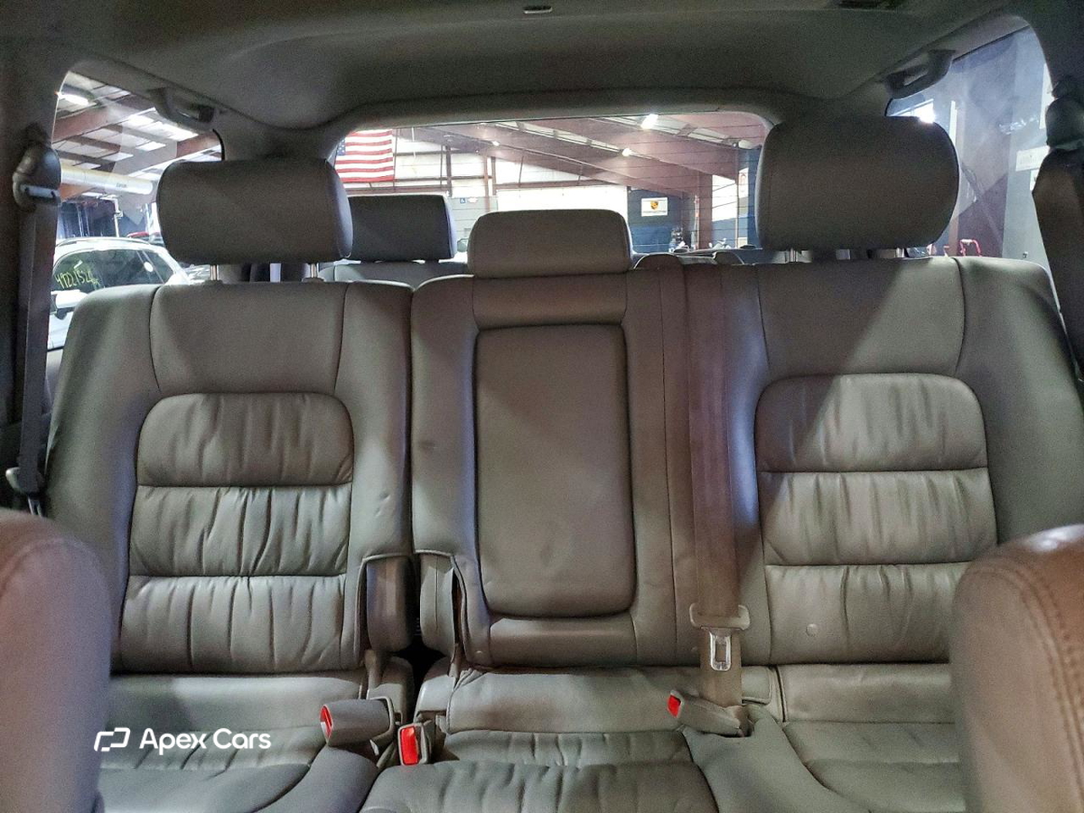 Lexus LX 2006