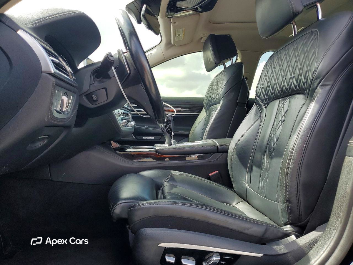 BMW Series 7 2016
