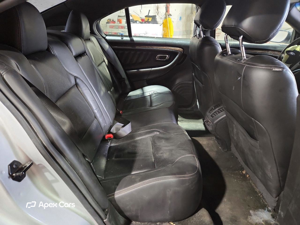 Ford Taurus 2016
