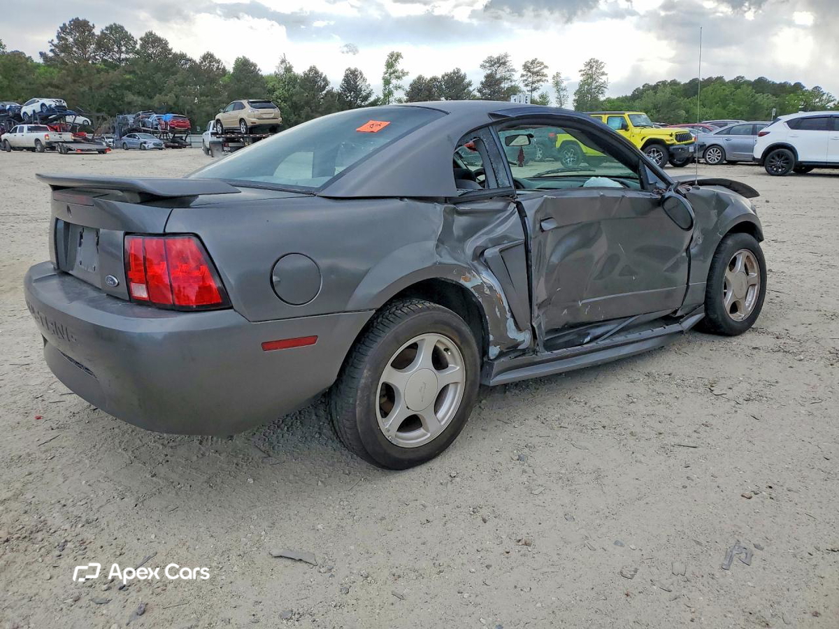 Ford Mustang 2004