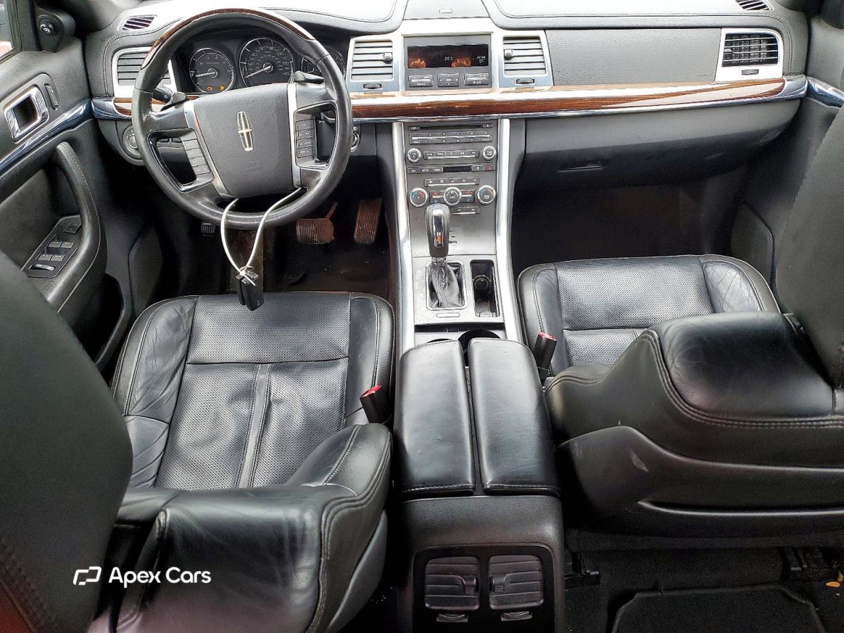 Lincoln MKS 2010
