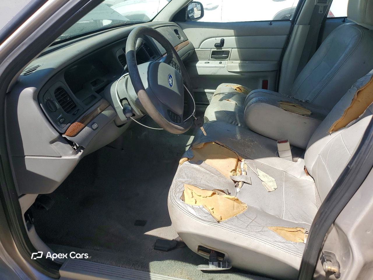 Ford Crown Victoria 2004