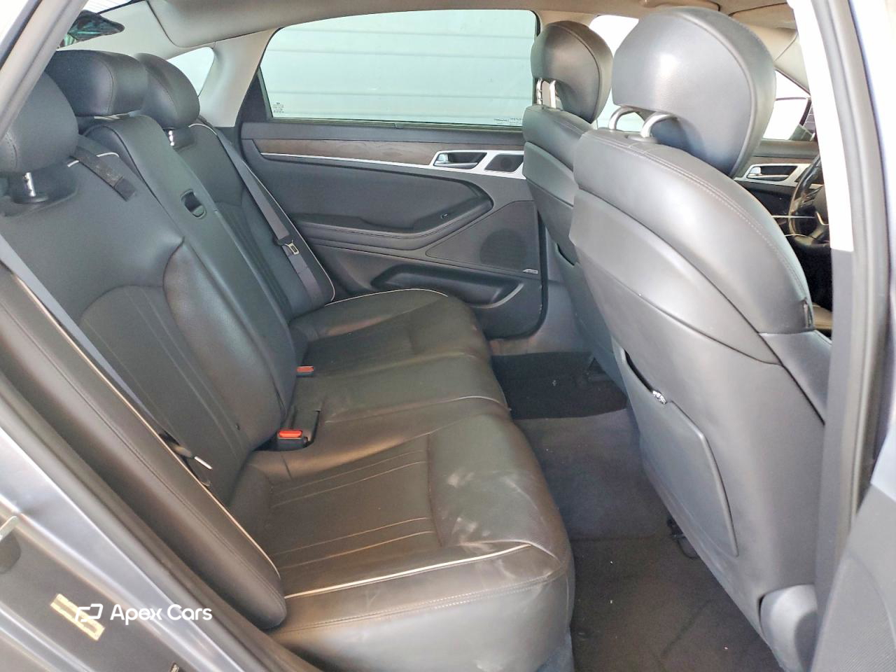 Hyundai Genesis 2015