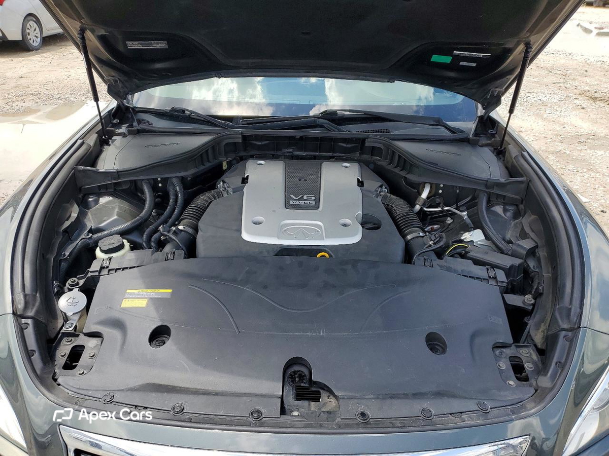 Infiniti M 2013