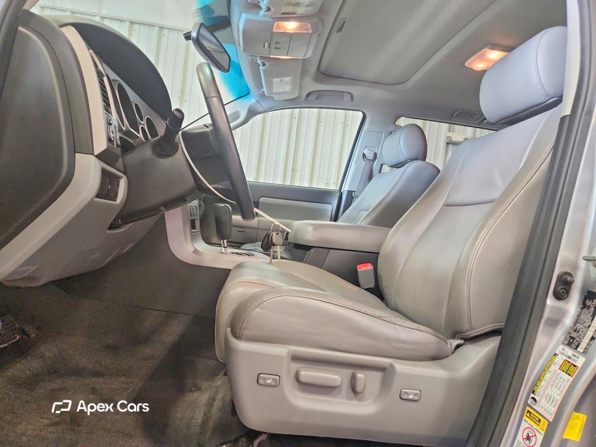 Toyota Sequoia 2012