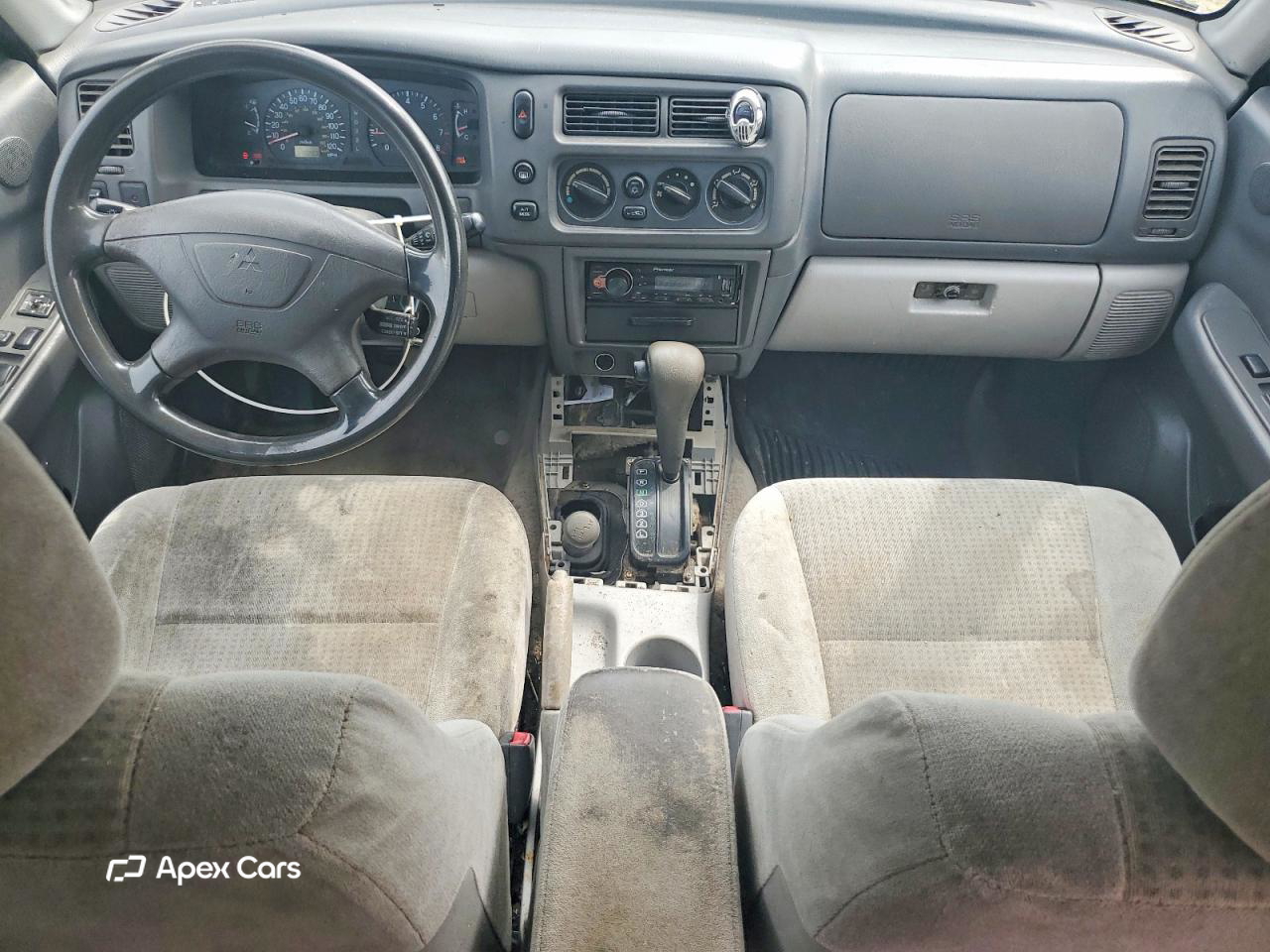 Mitsubishi Montero 2000