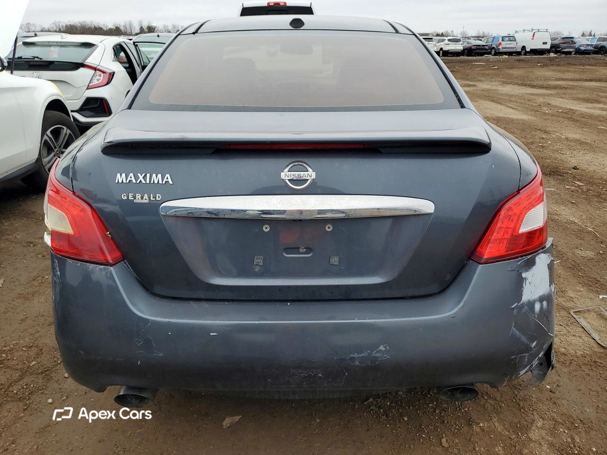 Nissan Maxima 2010