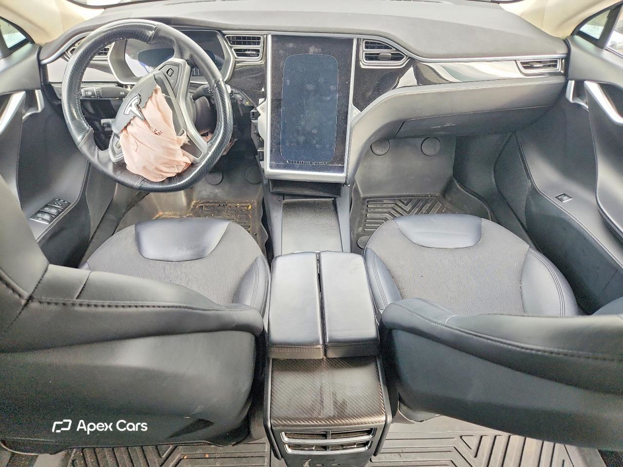 Tesla Model S 2015